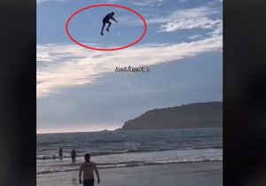 Hombre cae de parapente 