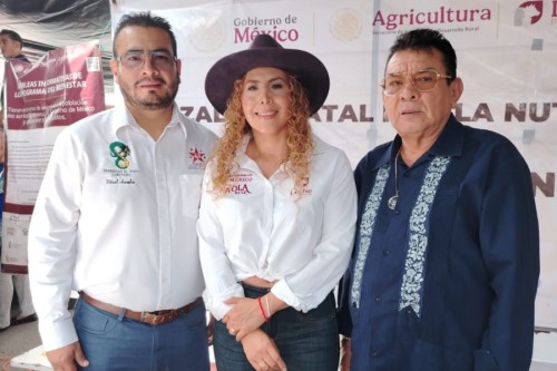 Encabeza Paola Ruiz firma  de cartas de adhesi&oacute;n al programa de Abasto Social y L&iacute;nea Comercial