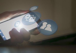 Los mexicanos usan el celular 8 horas al día