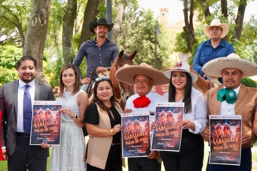 Con tradici&oacute;n y orgullo cholulteca, Tonantzin Fern&aacute;ndez presenta la Cabalgata de Inicio de Feria