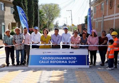 Inaugura Mundo Tlatehui adoquinamiento de la calle reforma sur en Santa Mar&iacute;a Tonantzintla