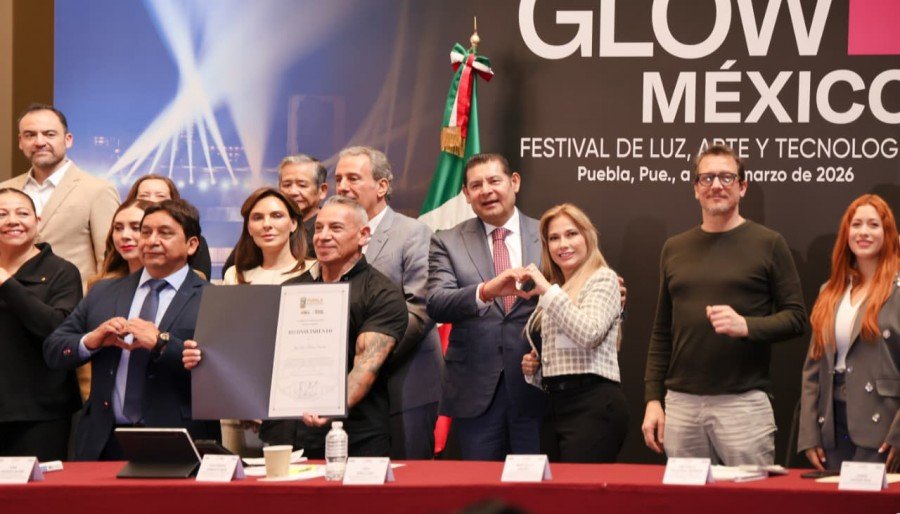 Impulso al deporte se refuerza con distinci&oacute;n a Leo Flores