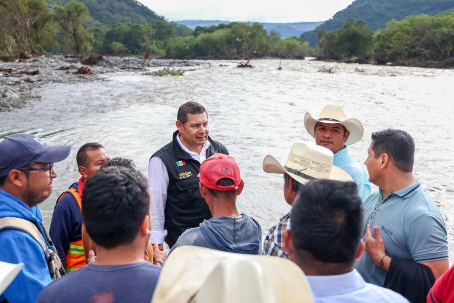 Gobierno del Estado de Puebla brinda atención oportuna a afectados por frente frío 16 en sierra norte