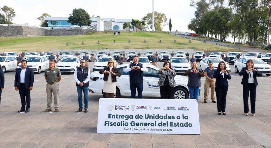 En reconocimiento a su labor, Gobierno de Puebla fortalece con unidades a la Fiscalía