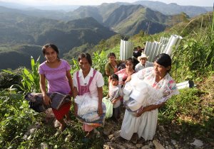 Con cercanía y solidaridad, gobierno atendió a población afectada por Grace y la explosión en Xochimehuacan