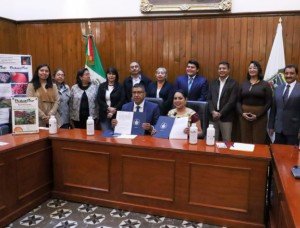 Firma Ayuntamiento de San Pedro Cholula convenio con el Instituto de Ciencias de la BUAP