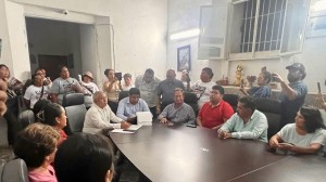 Sin incidentes toma de protesta de los tres concejos municipales