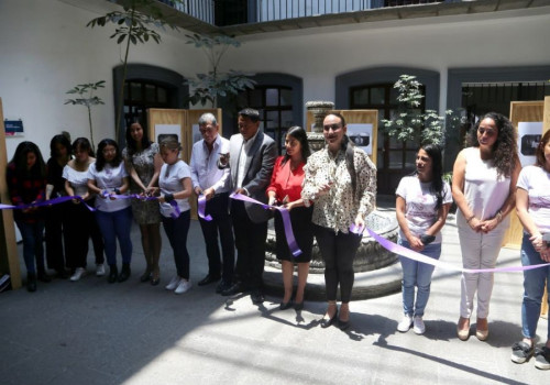 Se inaugura exposición “Voces de la violencia vicaria” en Puebla capital
