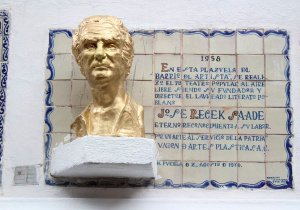 Devela Cultura busto de José Recek en el Barrio del Artista