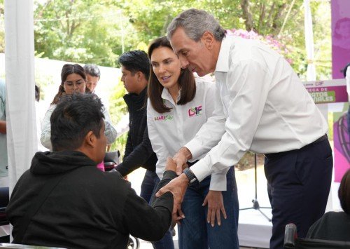 Entregan Pepe Chedraui y MariElise Budib aparatos ortop&eacute;dicos para mejorar movilidad de las y los poblanos