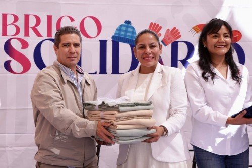 Presenta Lupita Cuautle quinta edición de &quot;Abrigo Solidario&quot;