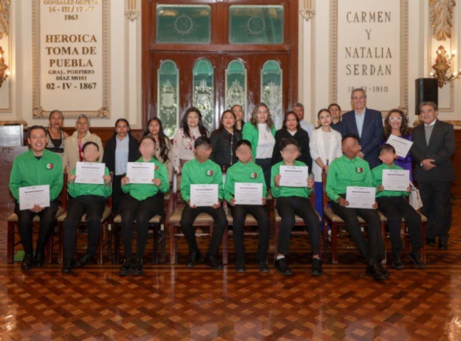 Entrega Pepe Chedraui reconocimientos a &ldquo;Ni&ntilde;os Calculadora&rdquo;