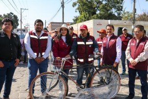 Entregan 13 bicicletas a trabajadores del SOSAPACH para fortalecer labores operativas y comerciales