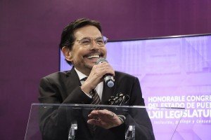 Reconocen en el Congreso del Estado trayectoria de Juan Jos&eacute; Origel e inauguran su exposici&oacute;n de arte