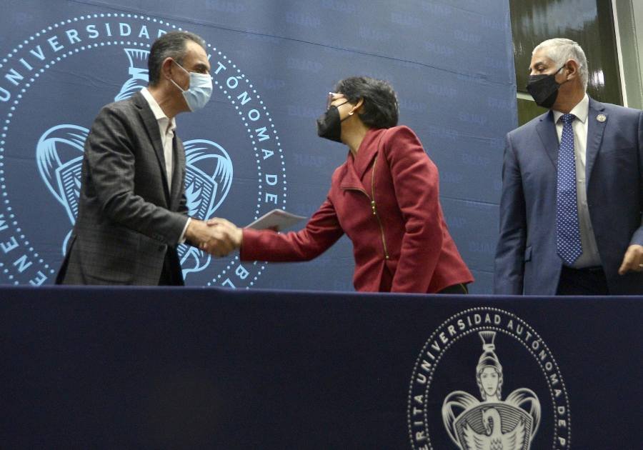 BUAP firma convenio de colaboración con Audi de México