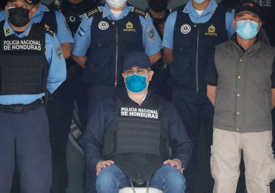 Detienen a ex presidente de Honduras por narcotráfico