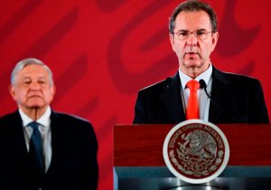 EU acepta a Esteban Moctezuma como embajador de México