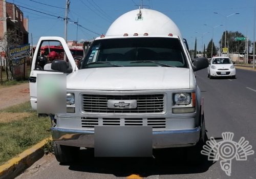 Detiene Polic&iacute;a Estatal a dos hombres con pipa cargada de gas LP presuntamente ilegal