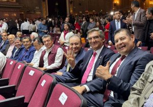 Poblanos de la 4T acompañan a Sheinbaum como presidenta electa