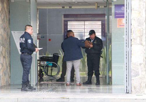 Comparecer&aacute;n funcionarios de Iz&uacute;car acusados por delitos contra periodistas