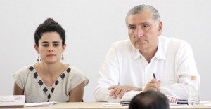 Morena vomita a Ad&aacute;n Augusto