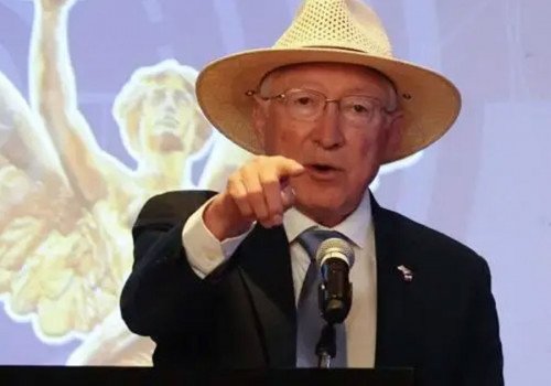 Destaca AMLO sinceridad de Ken Salazar sobre tr&aacute;fico de armas