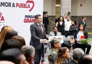 Festival Navideño &#039;Por Amor a Puebla&#039; ilumina los Fuertes de Loreto