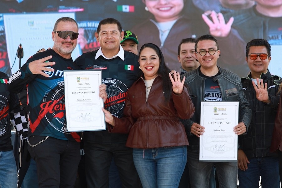 Alejandro Armenta y Tonantzin Fern&aacute;ndez encabezan Mega Rodada con Causa en San Pedro Cholula