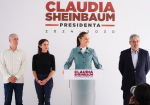 Claudia Sheinbaum recibe conclusiones de los Di&aacute;logos por la Transformaci&oacute;n