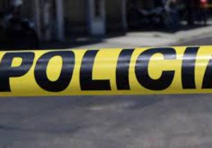 Hallan sin vida a hombre dentro de camioneta
