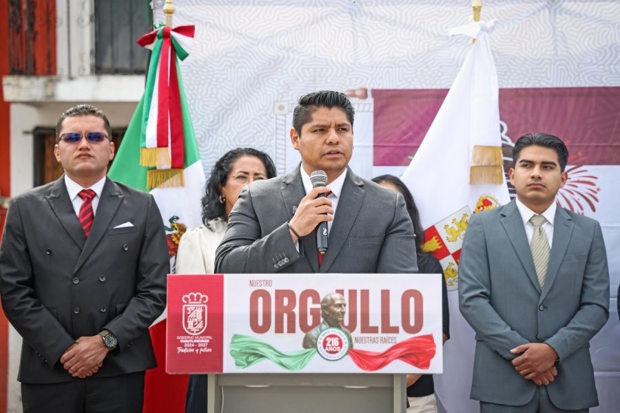 Omar Mu&ntilde;oz preside ceremonia por Independencia de M&eacute;xico