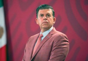 Renuncia Ricardo Sheffield a la Profeco