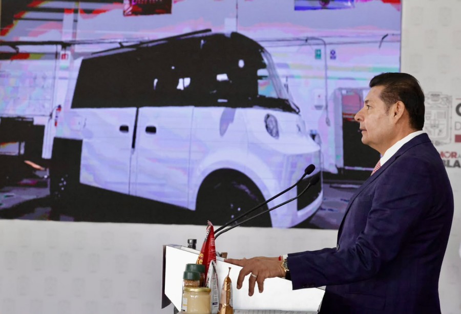 Ofrece gobierno estatal 100 mil becas para formar talento en tecnologías del futuro