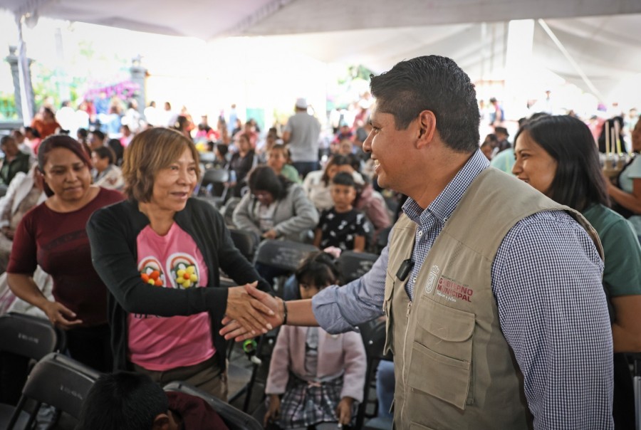 Encabezan Omar Muñoz y Tere Alfaro festejo por el Día de las Madres en Cuautlancingo