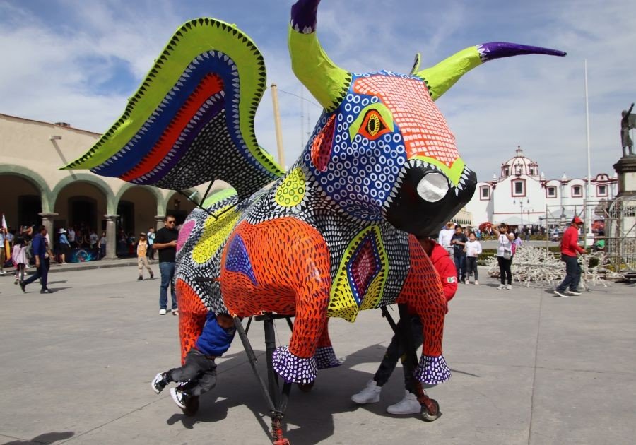Invita Gobierno de Cholula al desfile de Toros Monumentales