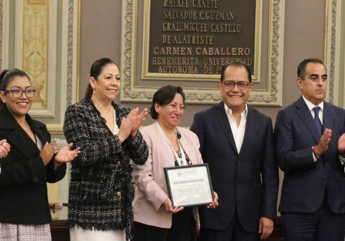 Entrega Congreso del Estado Medalla al M&eacute;rito Docente &ldquo;Juan C. Bonilla&rdquo;