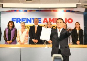 Aureoles se sube a la carrera presidencial y descarta mano negra a favor de Xóchitl