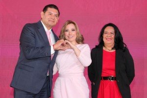 Federaci&oacute;n reconoce trabajo de Ceci Arellano por amor a las familias