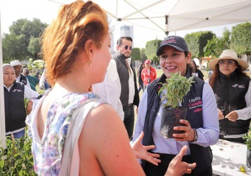 Promueve Lupita Cuautle el cuidado del medio ambiente con adopci&oacute;n de &aacute;rboles.