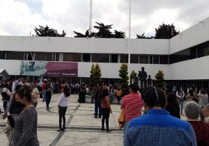SEP desalojan edificio