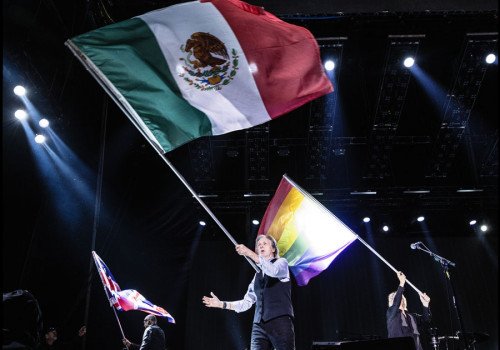 Paul McCartney encanta a 60 mil fans en su regreso triunfal a M&eacute;xico con el Got Back Tour
