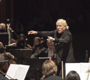 Enrique Arturo Diemecke: El Director de Orquesta mexicano  llega a Qatar y regresa triunfal al Teatro Colón
