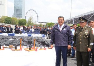 Gobierno del estado, comprometido con seguridad de Puebla; Sergio Salomón entrega armamento y patrullas