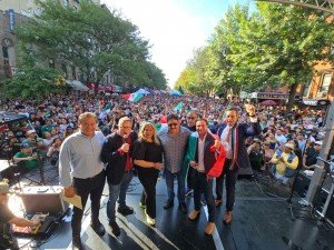 Gobierno de Puebla acompaña a comunidad migrante en festejos patrios en Estados Unidos