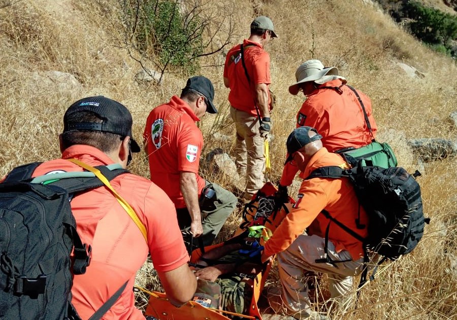 Rescatan a migrante lesionado en BC