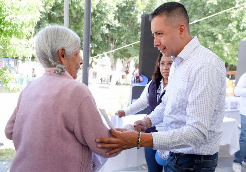 Mundo Tlatehui entrega 270 auxiliares auditivos  &nbsp;