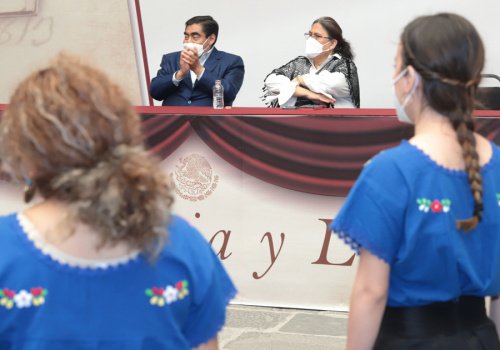 Coro Estudiantil Esperanza Azteca se presenta en Casa Aguayo