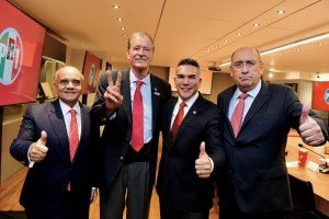 Vicente Fox se reúne con líder del PRI; buscan crear bloque opositor rumbo a 2027