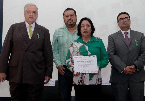 ISSSTEP rinde homenaje a equipo multidisciplinario y familias de donadores de órganos