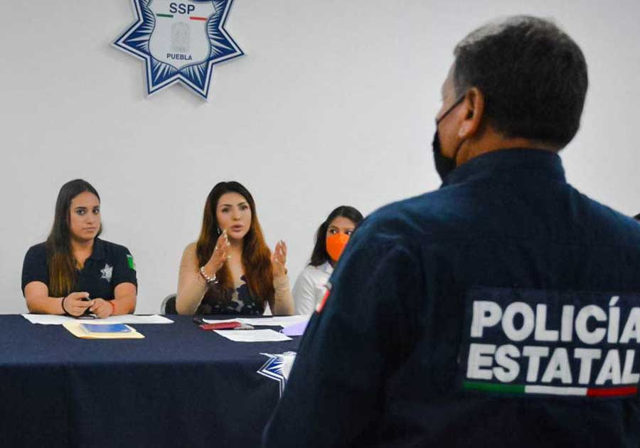 Polic&iacute;a estatal capacita con recomendaciones de seguridad a taxistas del MNT